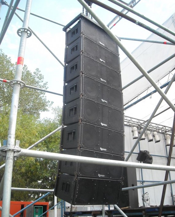 413433_238704379554382_1296952950_o